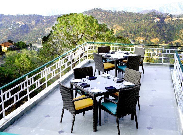 Una Comfort Kasauli Exotica Hotel Exterior photo